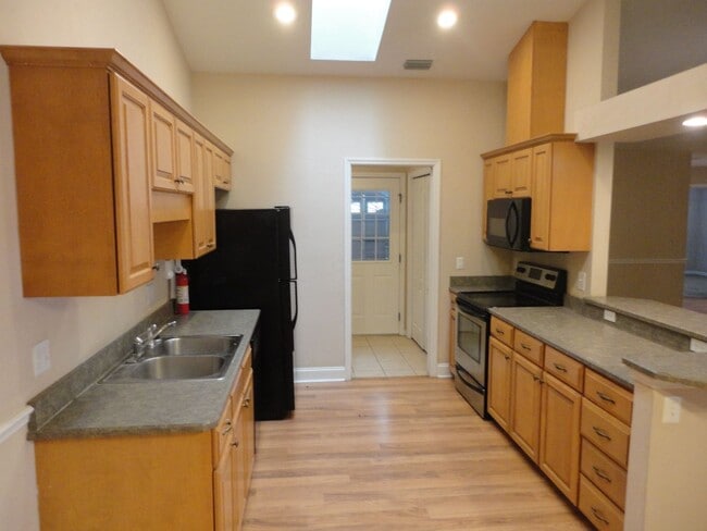 Building Photo - 25303 SW 15th Ave