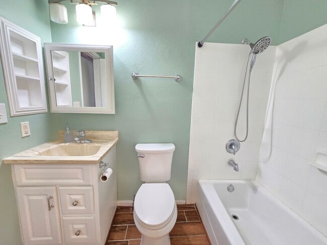 Building Photo - For Rent – 2 Bedroom | 1.5 Bathroom Townho...