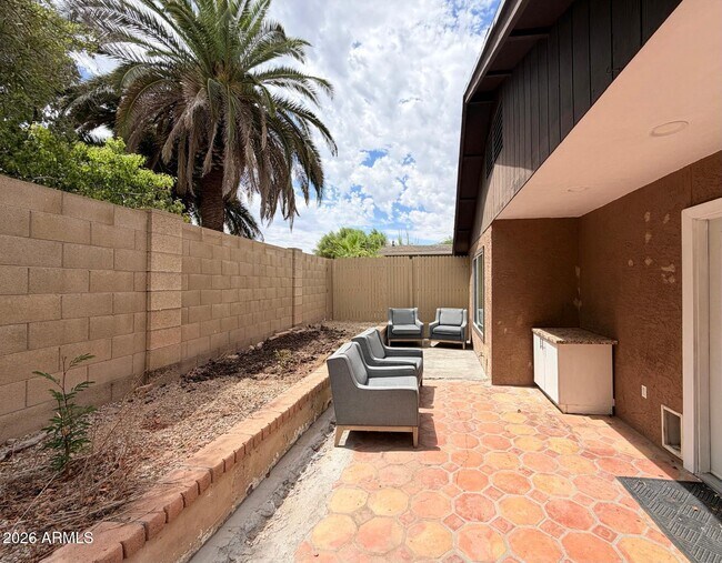 Building Photo - 11815 N 65th Dr