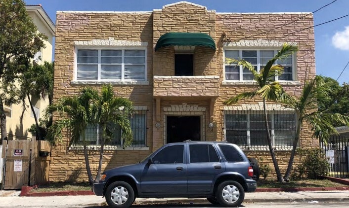 Building Photo - 1135 SW 6th St