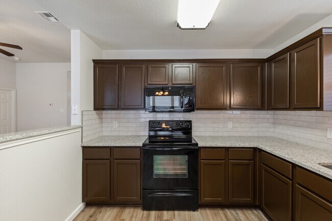 Building Photo - 325 Emerald Ridge Dr