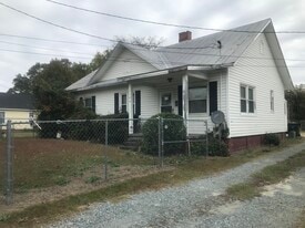Building Photo - 1106 N George St