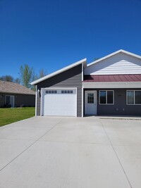 Building Photo - 5282 Christopher Dr