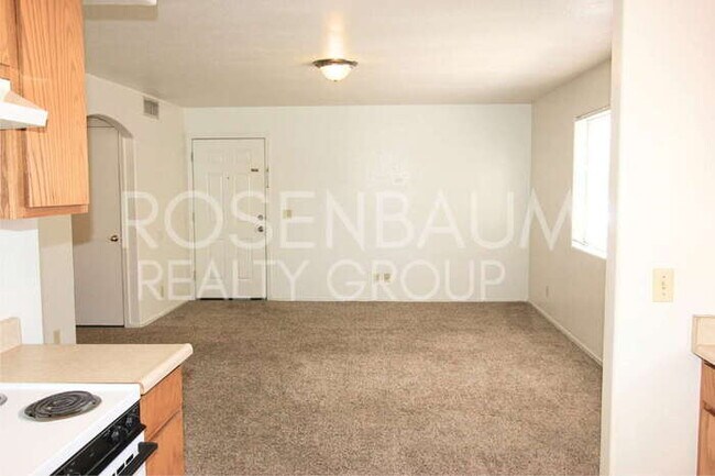 Building Photo - 507 E 10th Ave