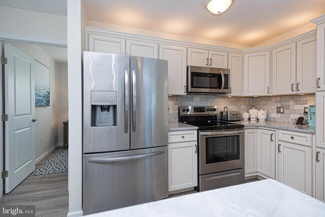 Building Photo - 148 Captains Quarters Rd