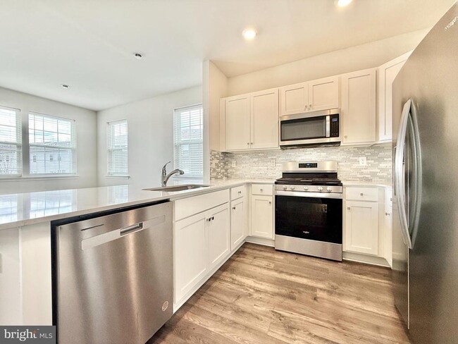 Building Photo - 200 Mazzeo Dr