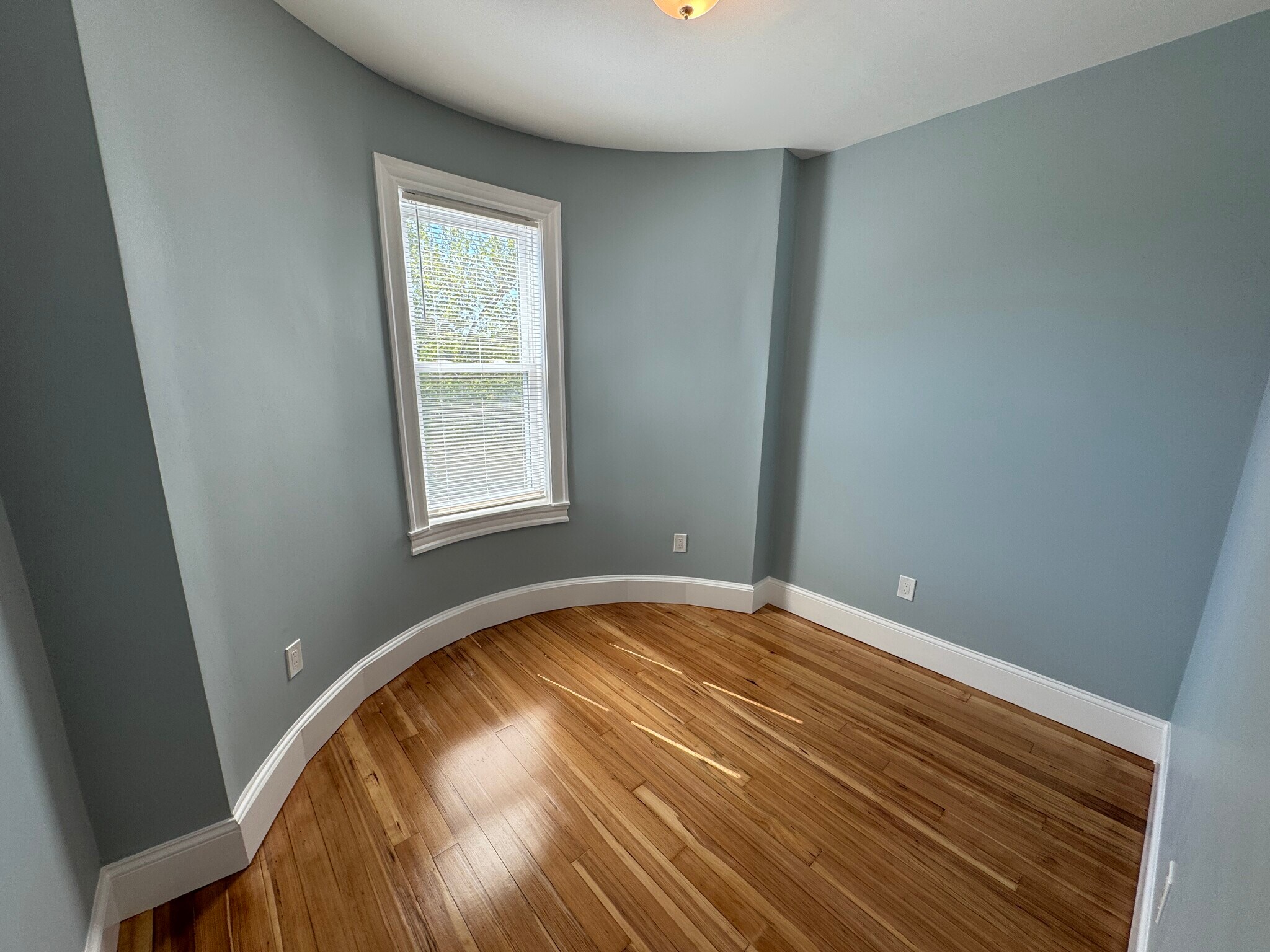 Building Photo - 29 Cameron Ave