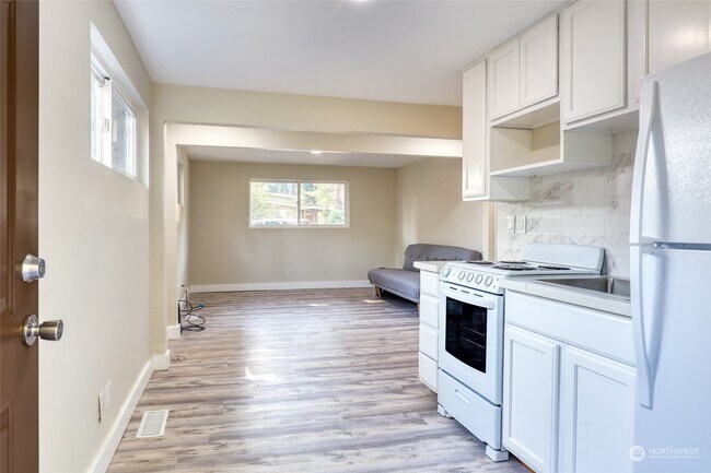 Building Photo - 1744 NE 92nd St