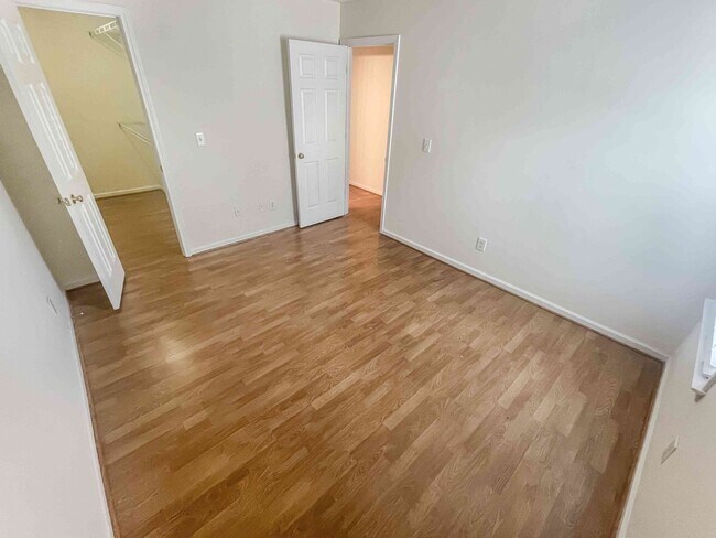 Building Photo - Alpharetta - 3BR - Finished Basement!