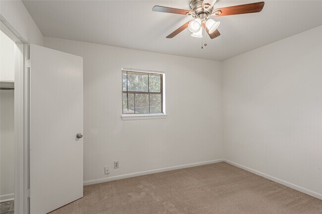 Building Photo - 2105 Avenue N