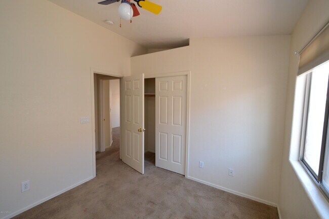 Building Photo - 65 N Shadow Creek Pl