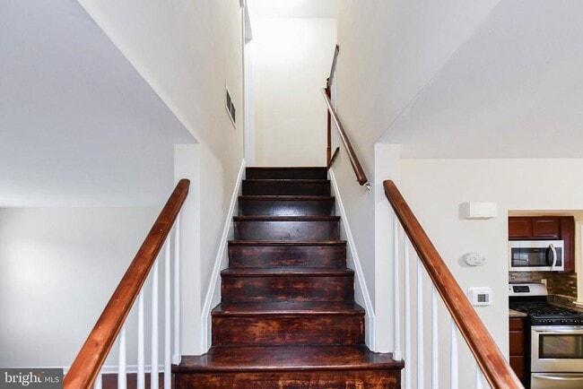 Building Photo - 4773 Elison Ave