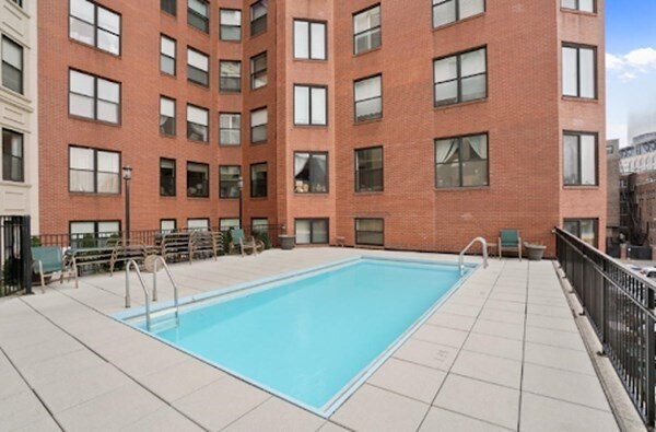 Building Photo - 391 Commonwealth Ave