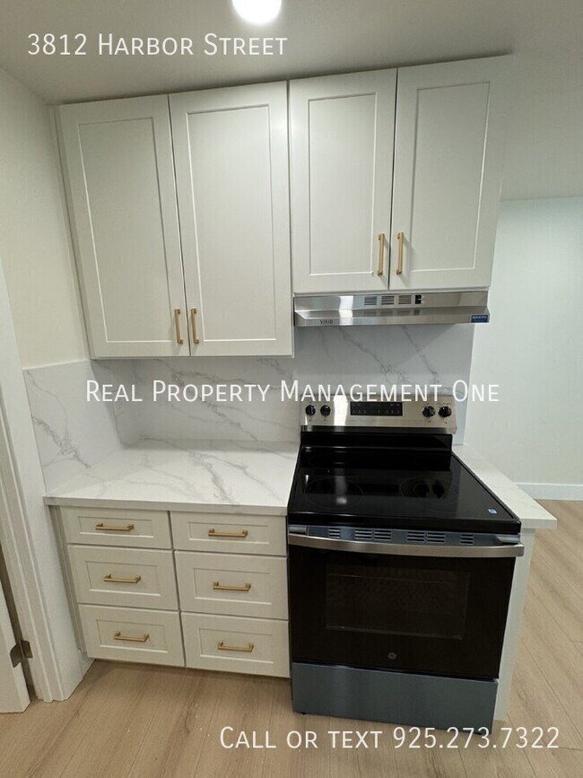 Building Photo - 3812 Harbor St