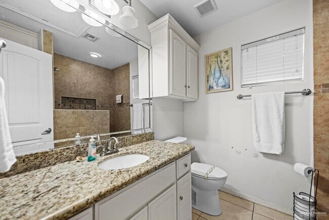 Building Photo - 23 W Arapaho Ave