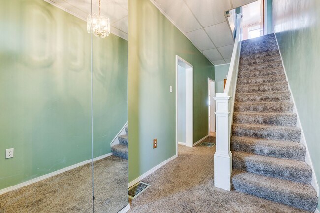 Building Photo - AVAILABLE NOW! 3 bed, 2 bath AMAZING House in Allentown!!!