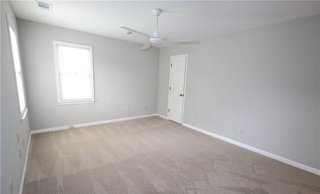 Building Photo - 1359 Oakengate Dr