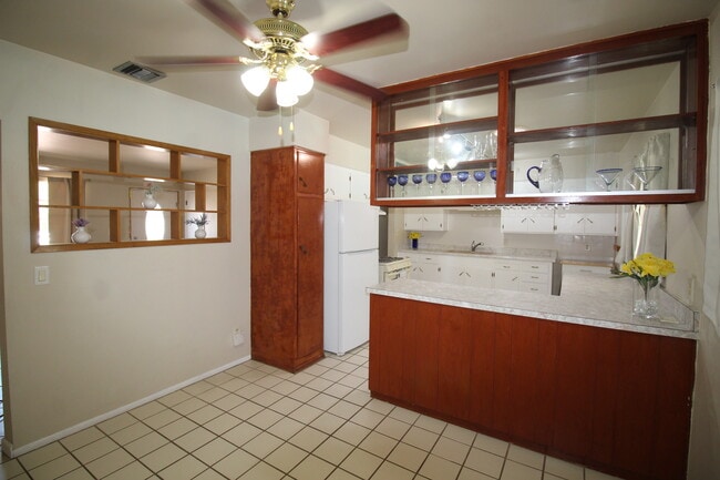 Kitchen - 1427 W 7th St