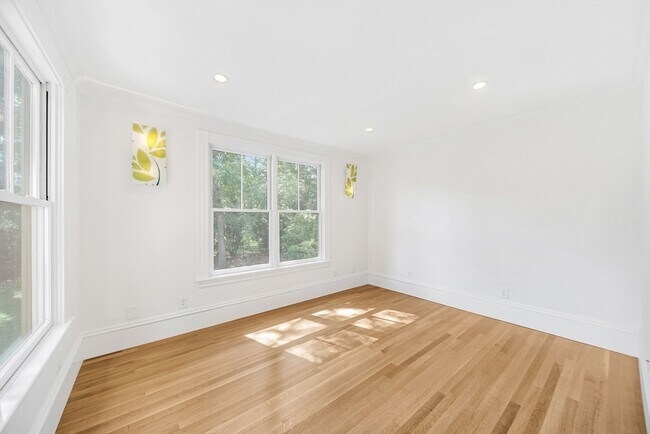 Building Photo - 20 Albion Pl