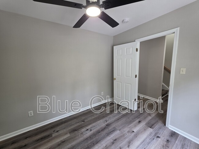 Building Photo - 704 Brye St