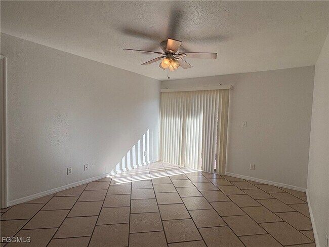 Building Photo - 2855 Winkler Ave