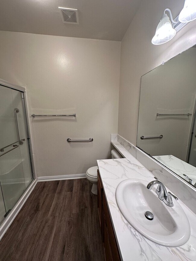 Building Photo - 615 New Zealand Dr