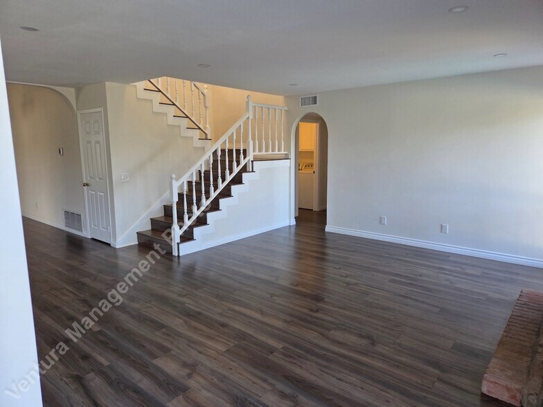 Building Photo - 725 Azure Hills Dr
