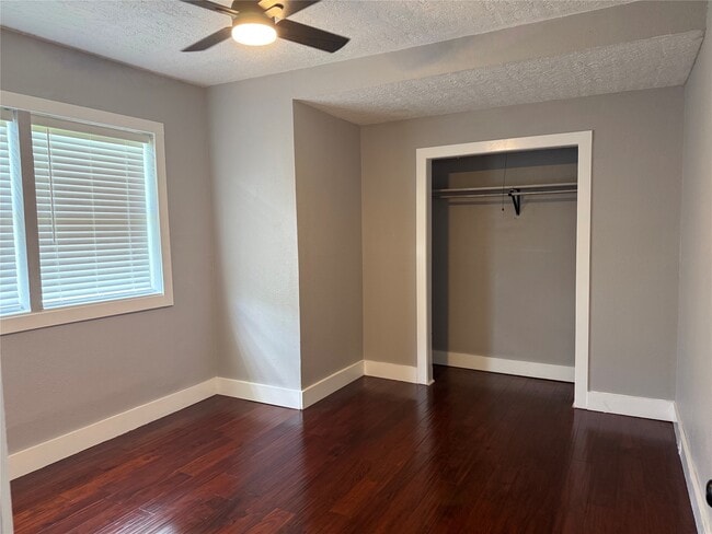Building Photo - 8926 Courtney Dr