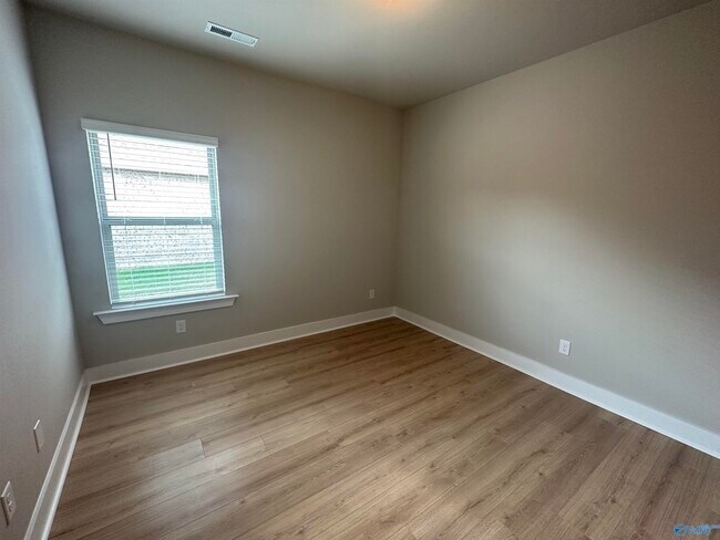 Building Photo - 6028 Margie Collins Dr SE