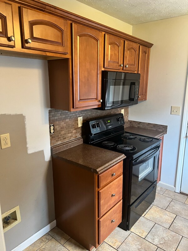 Building Photo - 400 Abbottswood Dr