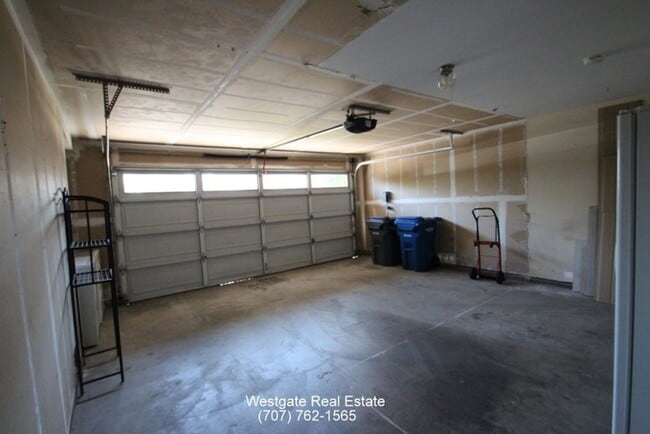 Building Photo - 1801 Foxboro St