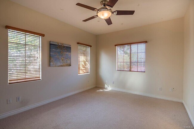 Building Photo - 1035 Fairview Ave