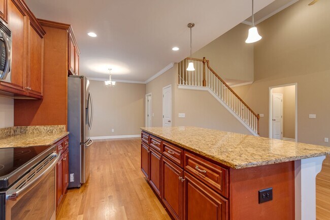 Building Photo - 4-Bed/3-Bath with Bonus Rm. in Spring Hill!