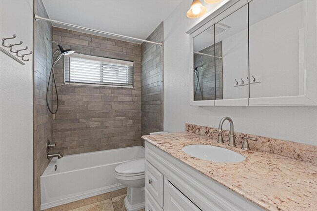 Building Photo - 1516 White Oak Loop