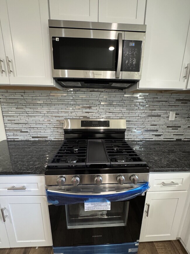 Building Photo - 3702 Chesapeake Way