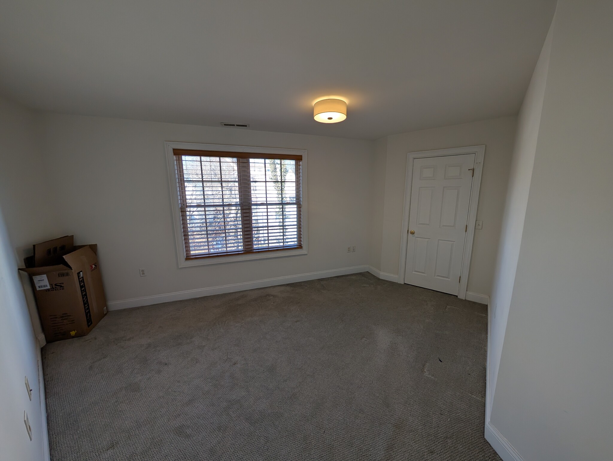 Guest Bedroom 1 - 100 Castle Ave