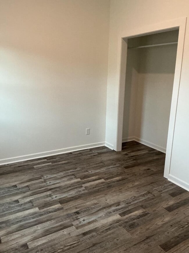 Building Photo - 2 Smith Rd