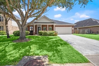 Building Photo - 7803 Blue Lake Dr