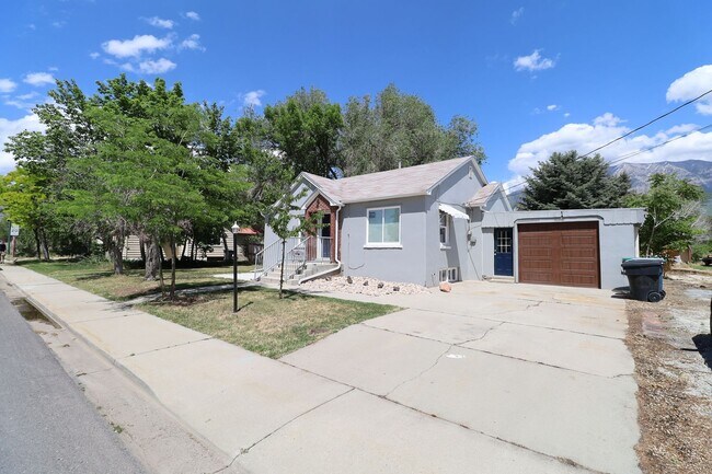 Building Photo - Reduced price