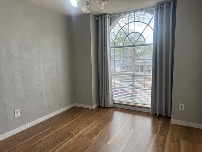 Building Photo - 15806 Oak Mountain Dr