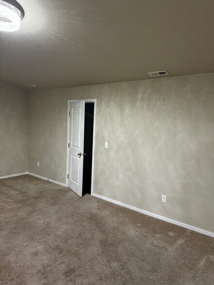 Building Photo - 16522 45th Ave E