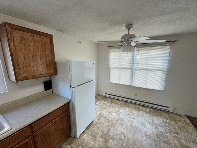 Building Photo - Charming 3-Bedroom SE Portland Home – Fully Fenced Yard - Video attached