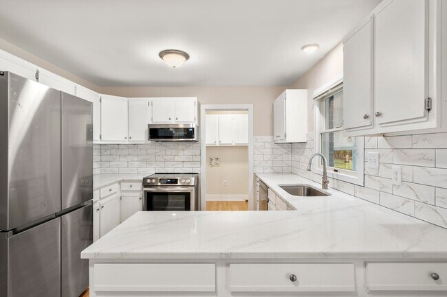 Building Photo - 298 Summerset Ln