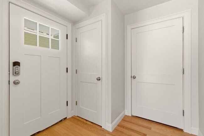 Building Photo - 13 1/2 Merrimac St