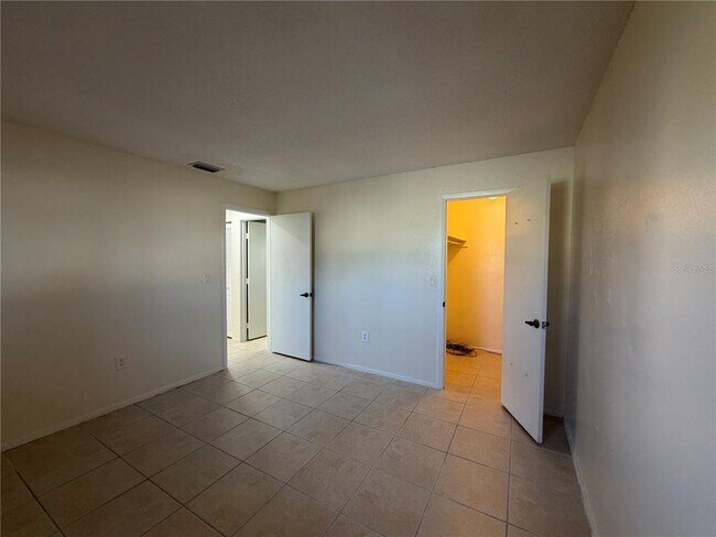 Building Photo - 2619 Magdalina Dr