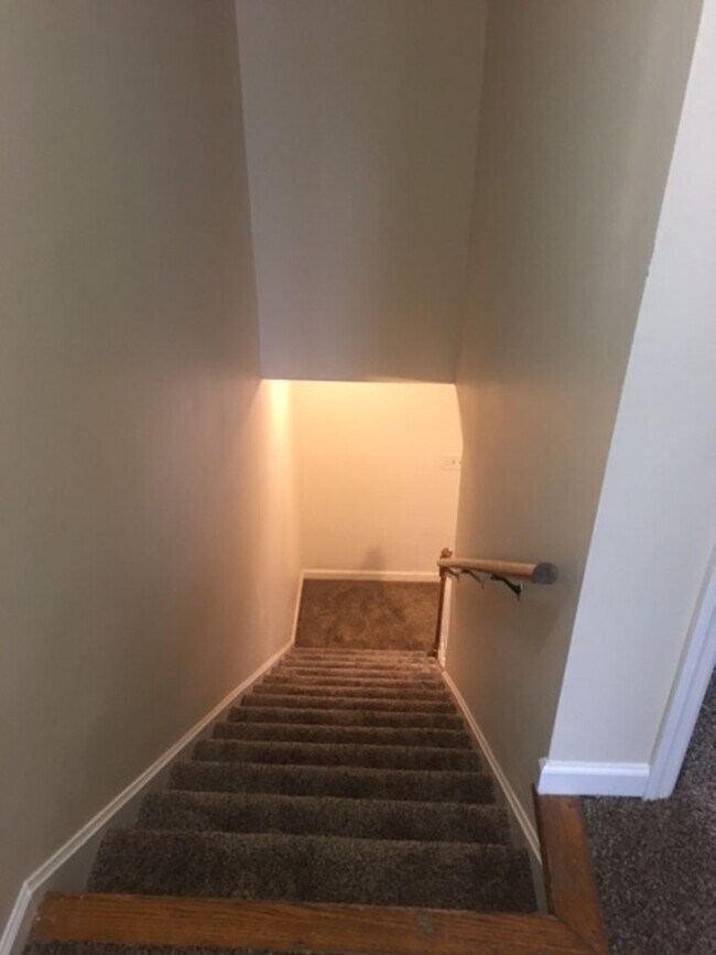 Building Photo - Mt Tabor Townhome Duplex         250520