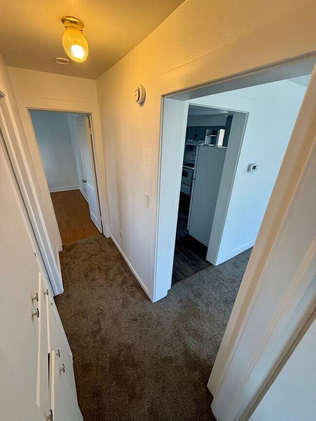 Building Photo - For Rent: 2 Bedroom, 1 Bathroom Home with Garage and Large Yard