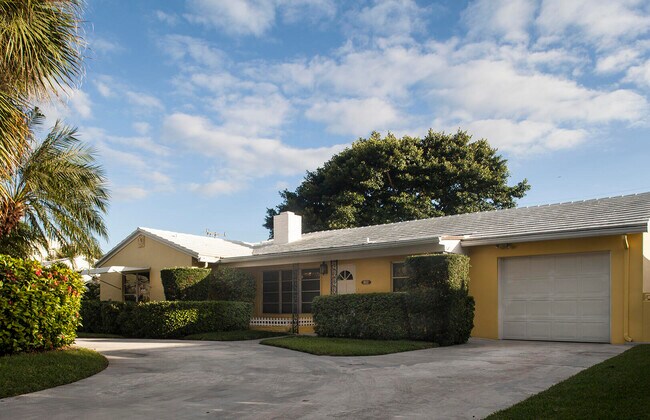Primary Photo - 124 Sandal Ln