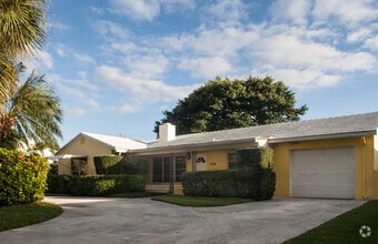 Building Photo - 124 Sandal Ln