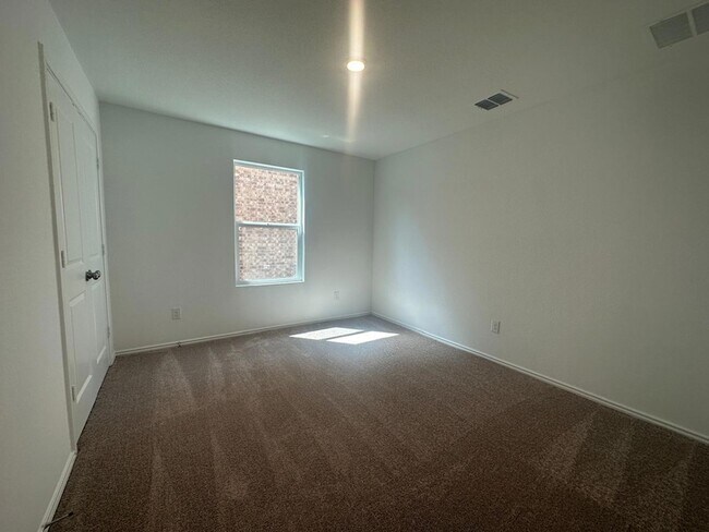 Building Photo - 453 Alamito Ave